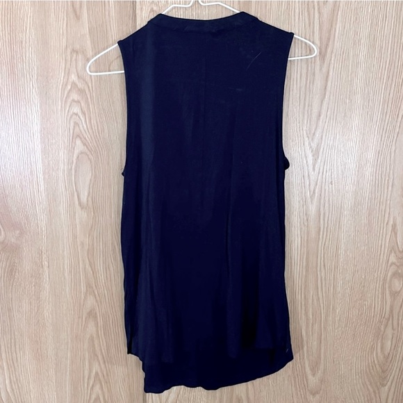 Banana Republic Ruffled Navy Blue Career Sleeveless Tee Top - Picture 2 of 8